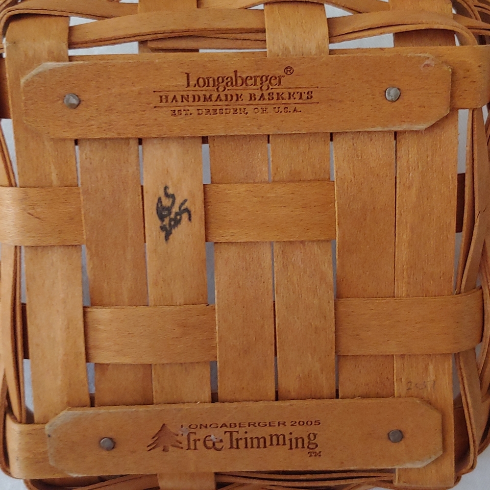 Longaberger Holiday Tree Trimming Basket - Picture 4 of 12
